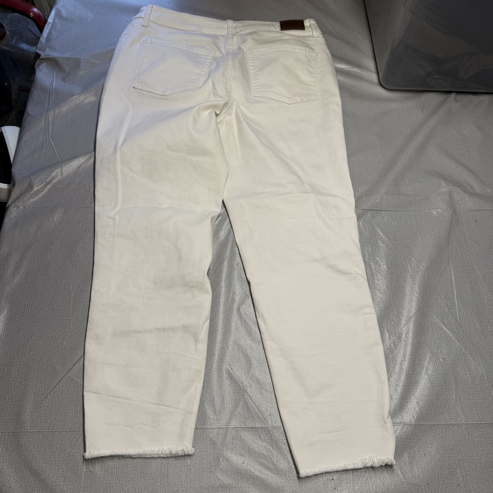 Maurices High Rise Skinny Jeans Womens Size 12 White Distressed - Picture 5 of 9